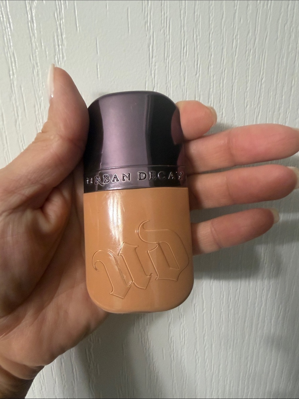 Urban Decay Foundation Face Bond - Shade 18